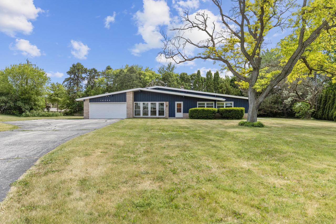 18345 Ashlea Dr, Brookfield, WI 53045