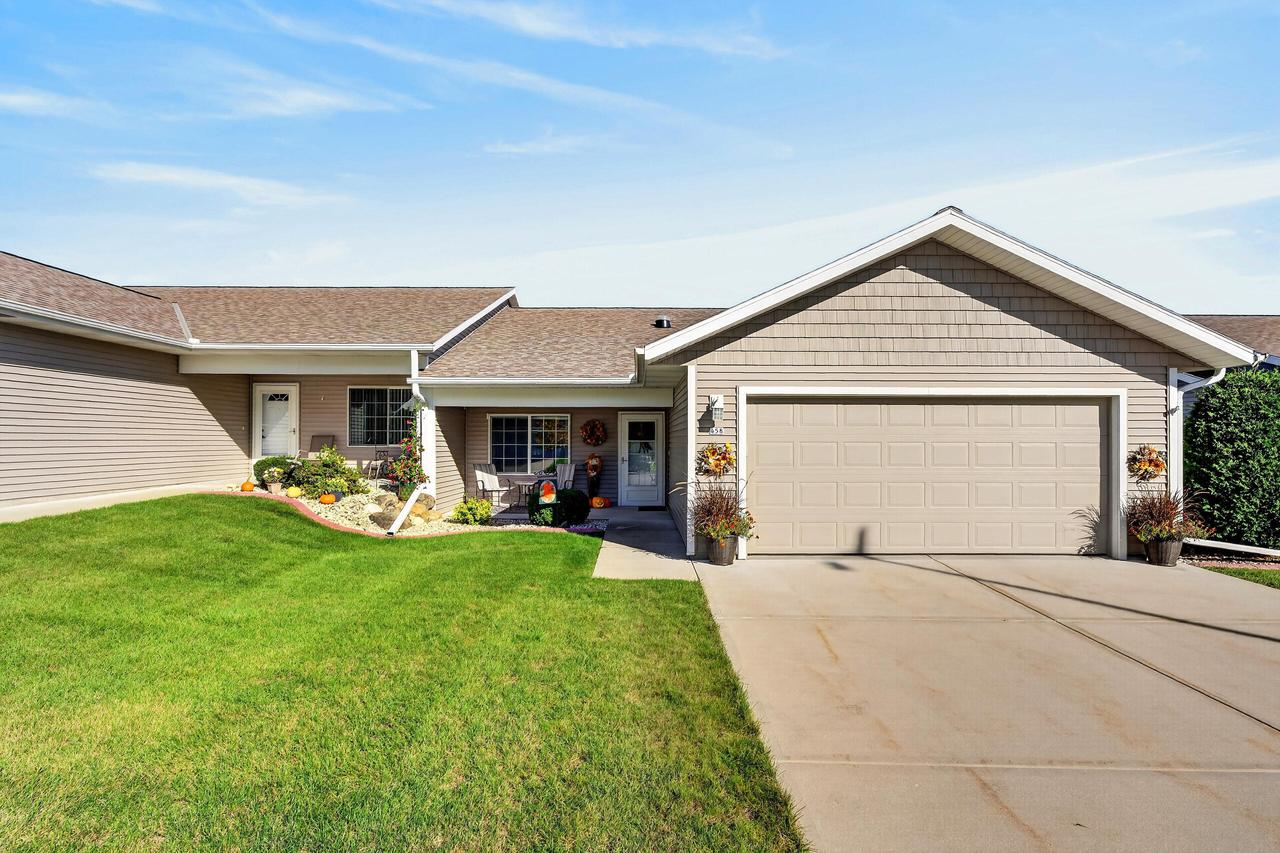 458 Simon Dr, Hartford, WI 53027