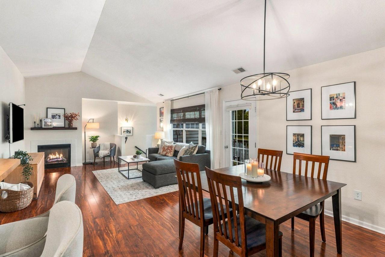 N16W26532 Meadowgrass Cir #D, Pewaukee, WI 53072