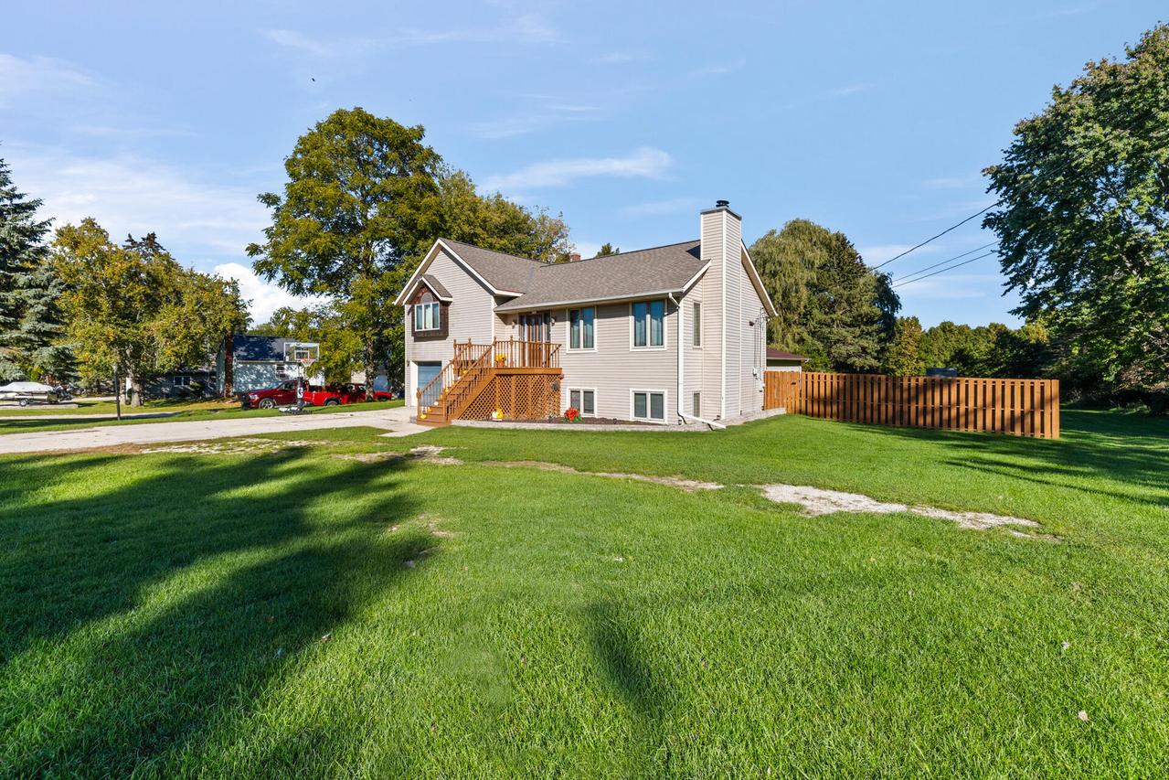 2307 N 40th St, Sheboygan, WI 53083