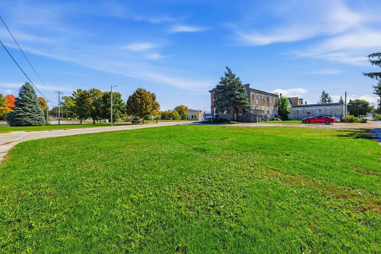 2117 Railroad St, New Holstein, WI 53061