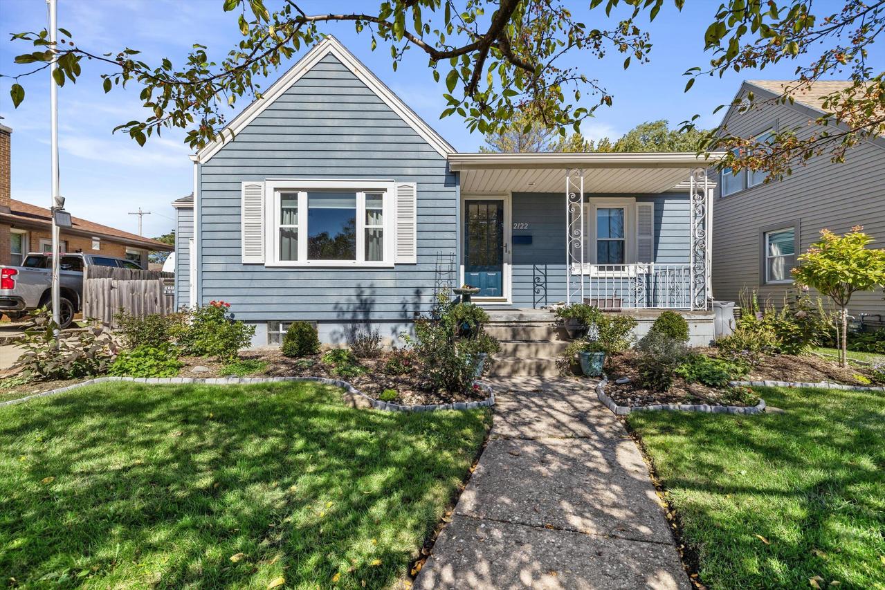 2122 29th St, Kenosha, WI 53140