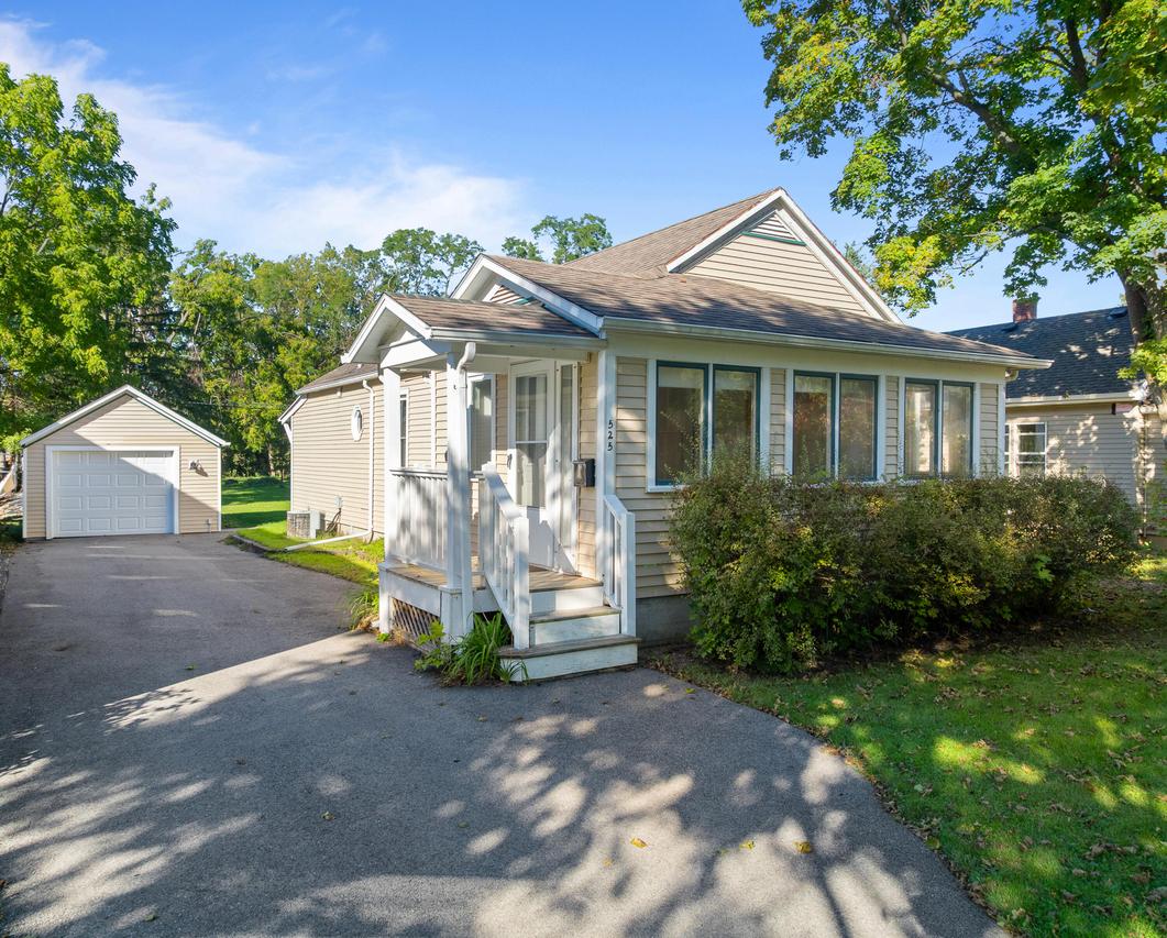 525 Spring St, Lake Geneva, WI 53147
