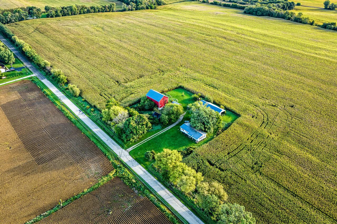 N7004 Faville Rd, Milford, WI 53551