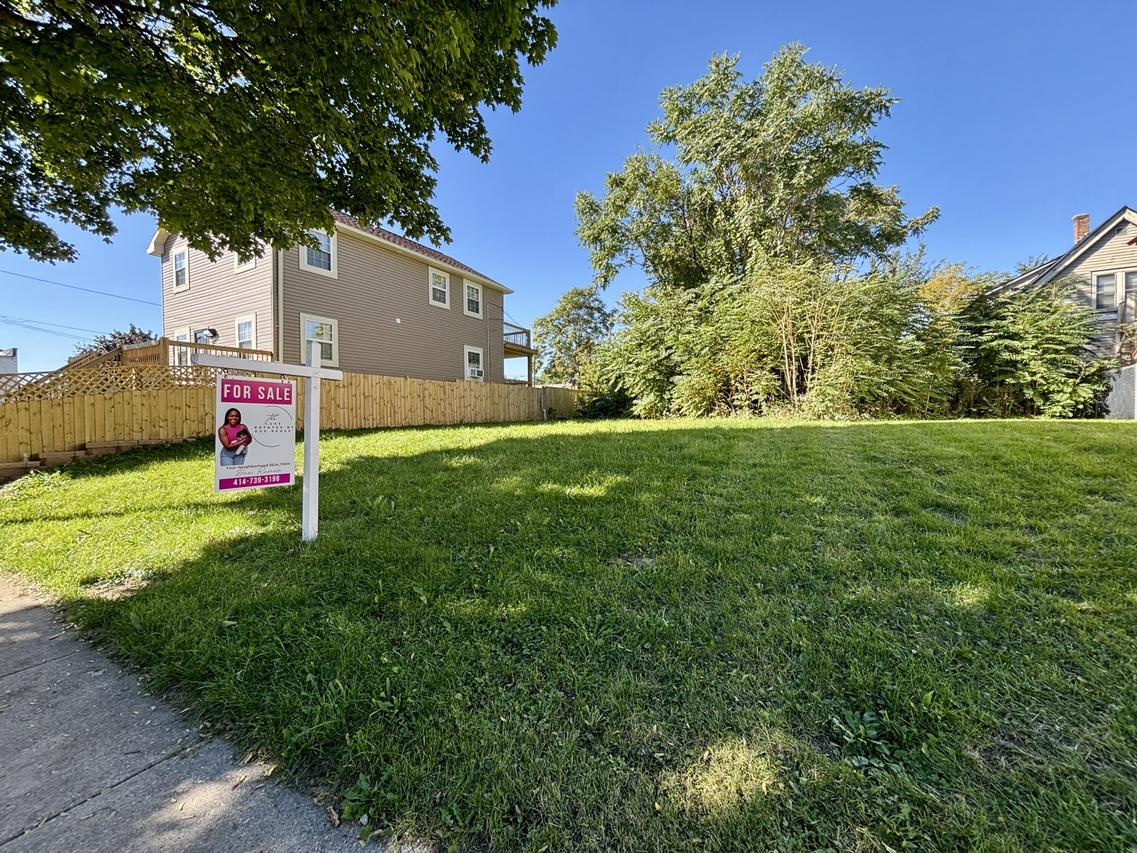 1829 N 31st St #1831, Milwaukee, WI 53208