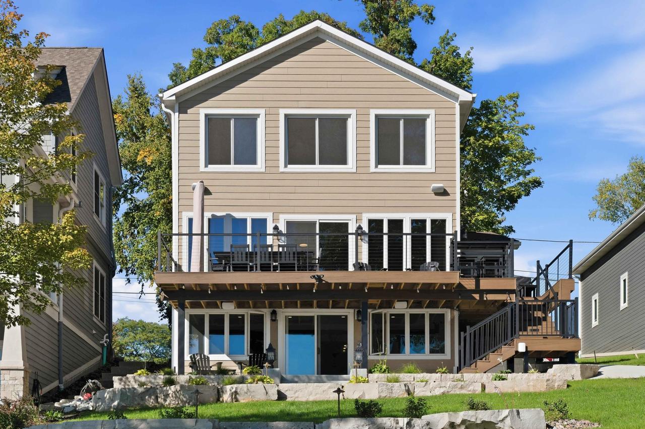N37W26713 Kopmeier Dr, Pewaukee, WI 53072