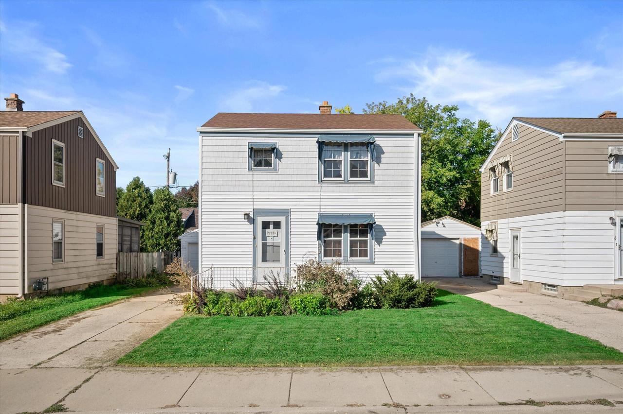 2759 S Humboldt Park, Milwaukee, WI 53207