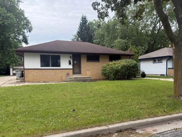 8817 W Custer Ave, Milwaukee, WI 53225