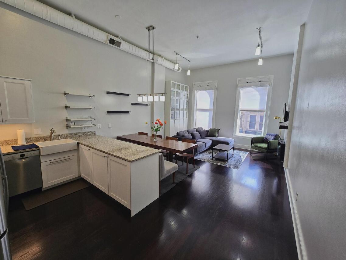 715 N Milwaukee St #302, Milwaukee, WI 53202