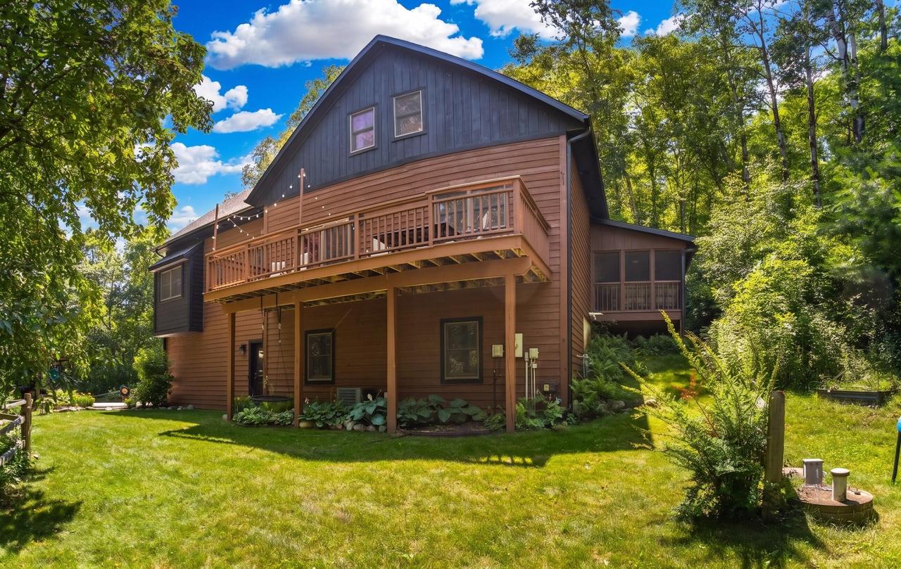 N6587 Mccurdy Rd, Onalaska, WI 54636