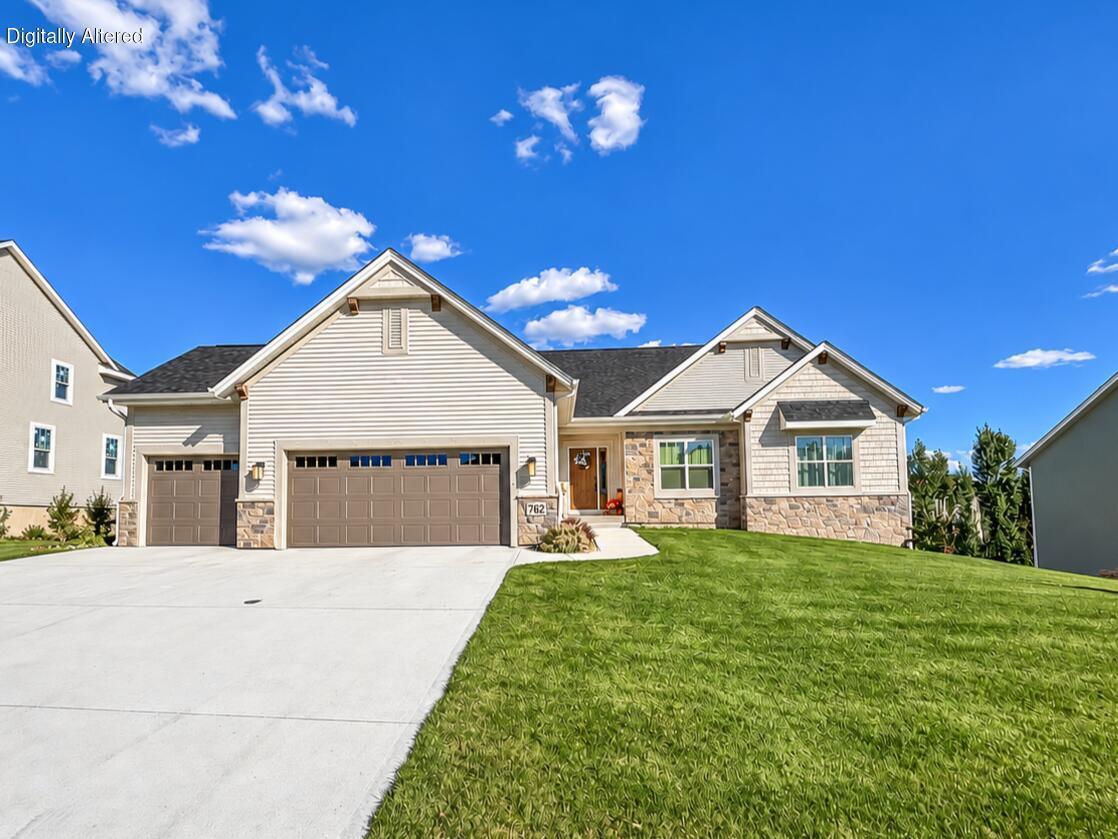 762 Brockway Dr, Mukwonago, WI 53149
