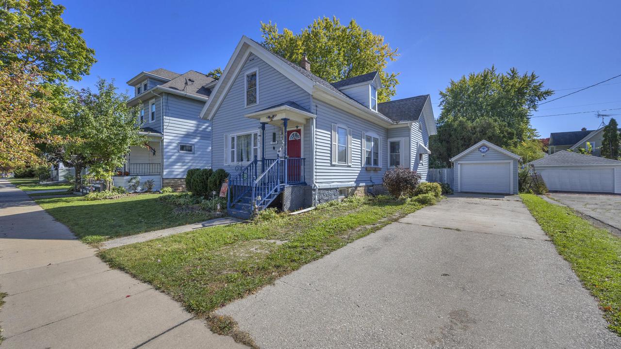 118 7th St, Fond Du Lac, WI 54935