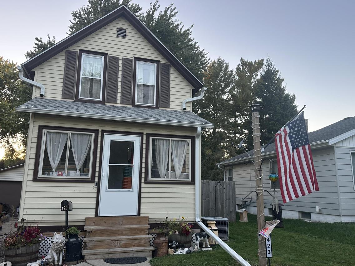 423 S Rural St, Hartford, WI 53027
