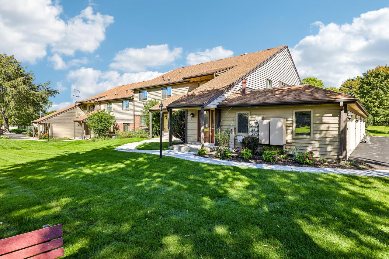 3725 W Loomis Rd, Greenfield, WI 53221