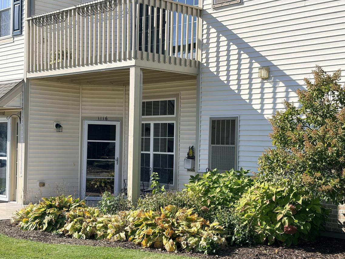 1116 Hastings Ct #102, Sturtevant, WI 53406
