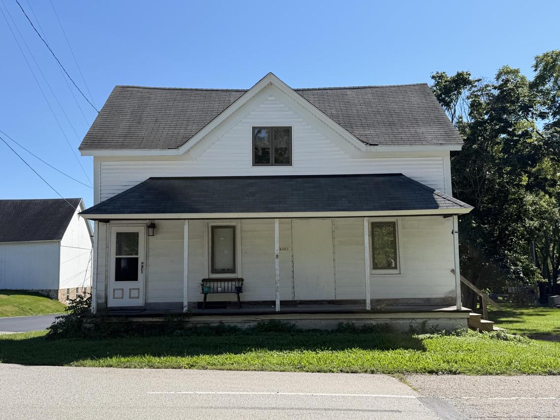 4301 Pleasant Valley, Cedarburg, WI 53024