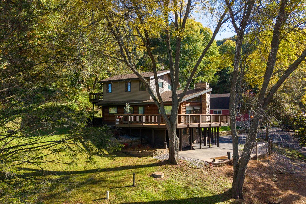 W4591 Drectrah Rd., Barre, WI 54601