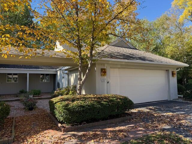 10009 N Franklin Ct, Mequon, WI 53092
