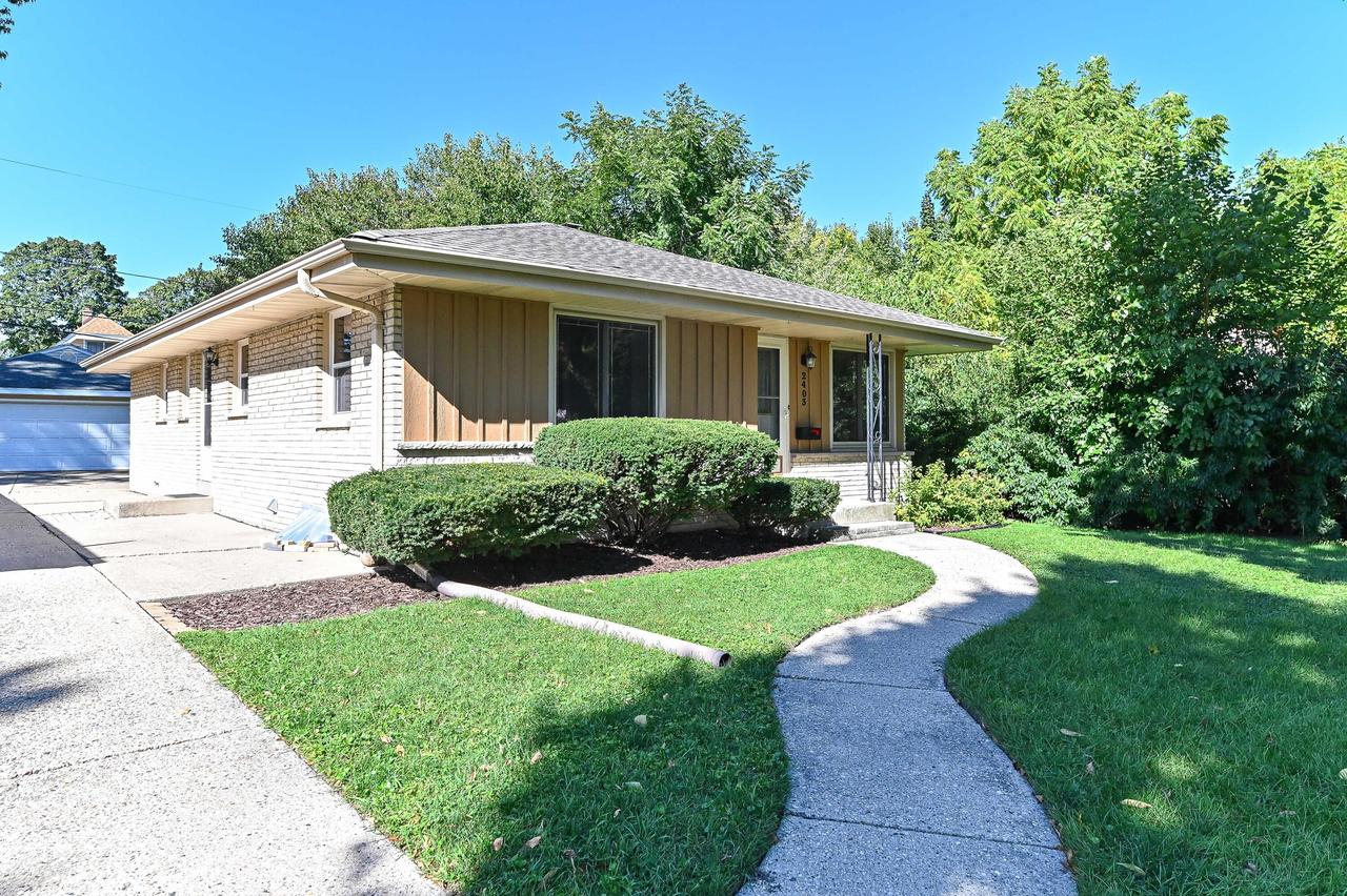 2403 S 94th St, West Allis, WI 53227