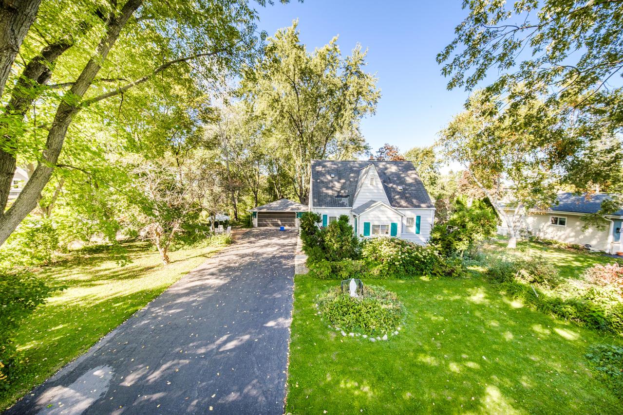 3285 Fiebrantz Dr, Brookfield, WI 53005