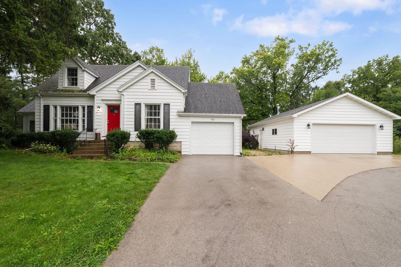 4821 W Elmdale Rd, Mequon, WI 53092