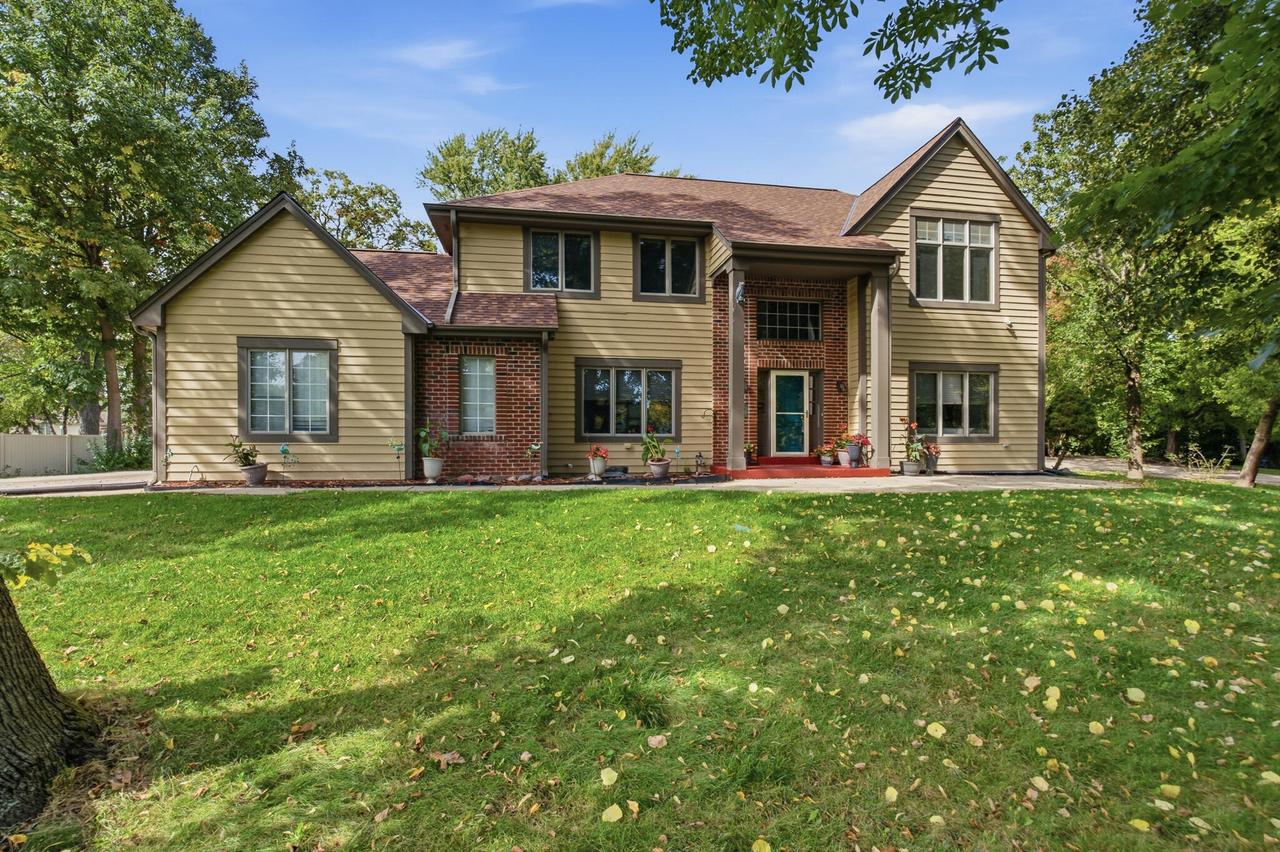11210 W Green Tree Rd, Milwaukee, WI 53224