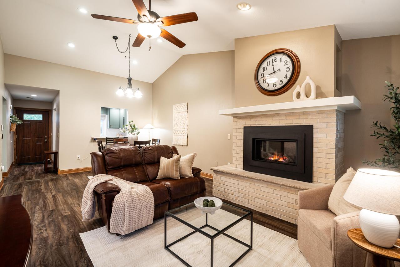 W68N919 Washington Ave, Cedarburg, WI 53012