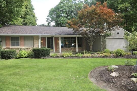590 E Ravenswood Hills, Brookfield, WI 53045