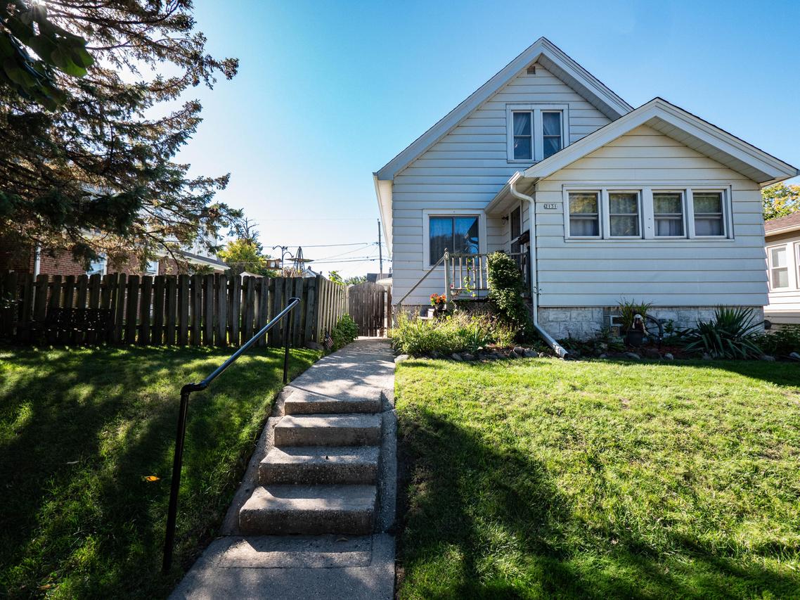 2131 S 62nd St, West Allis, WI 53219