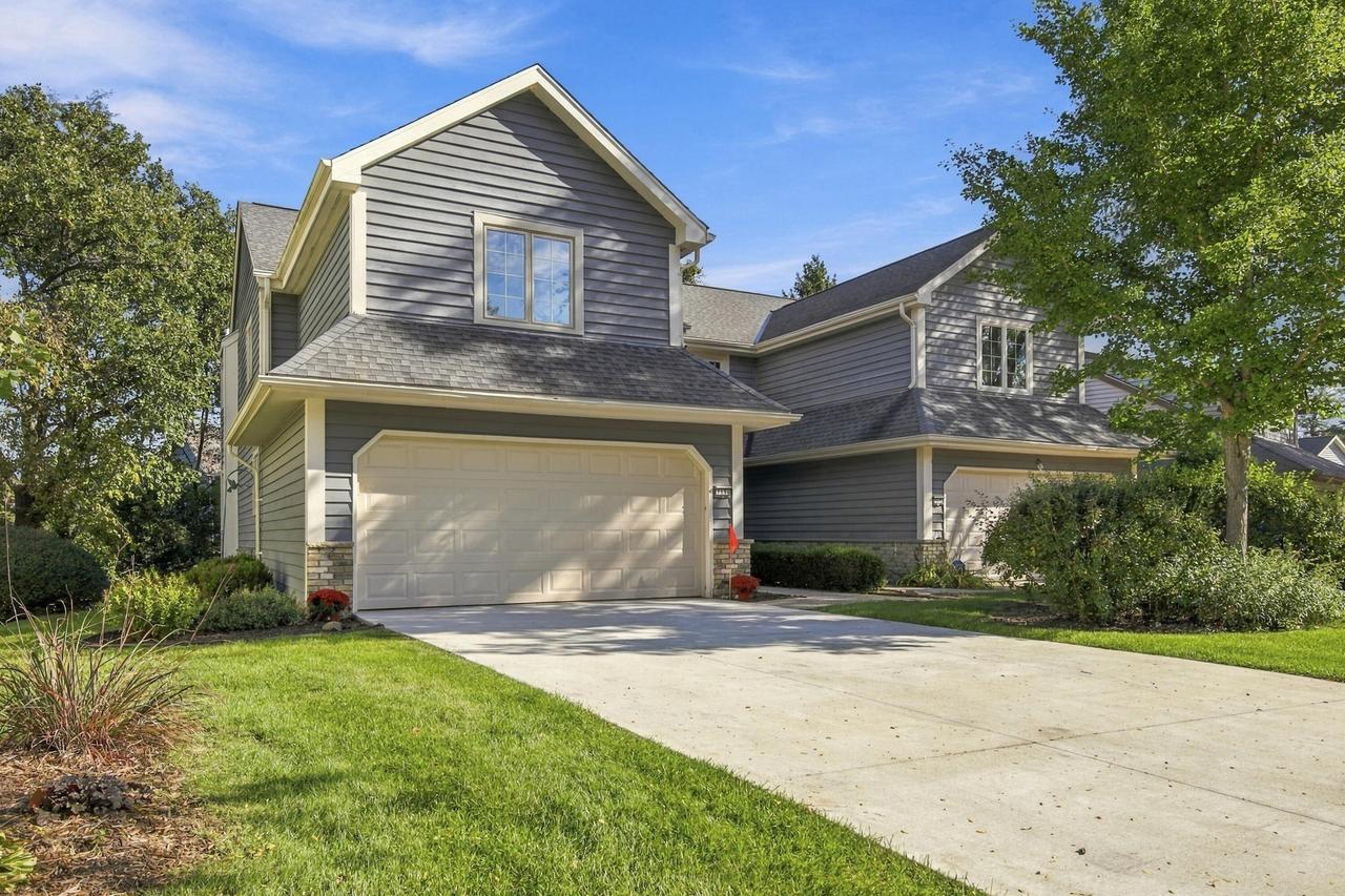 7534 W Tuckaway Creek, Franklin, WI 53132