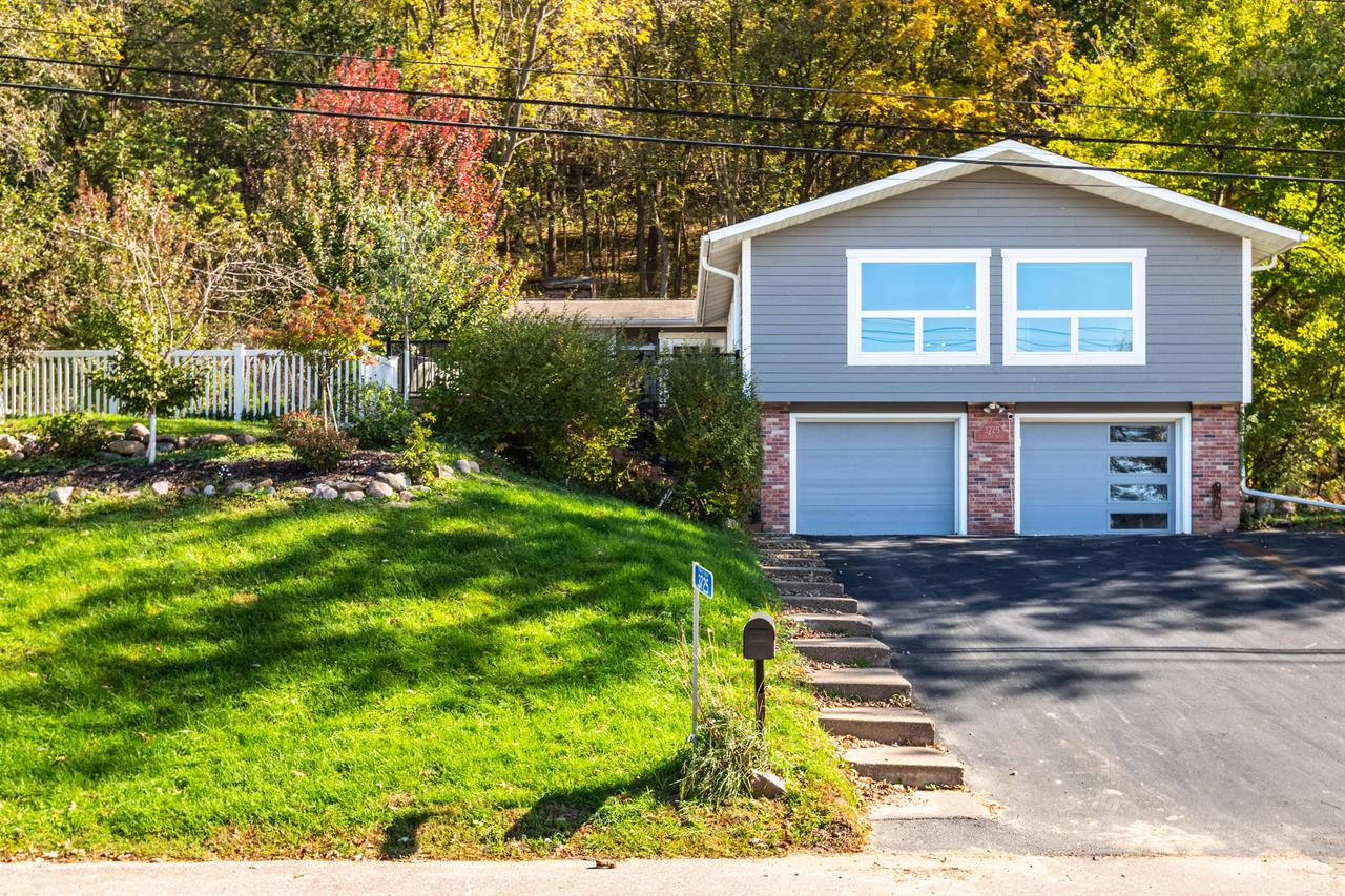 3725 Cliffside Dr, Shelby, WI 54601