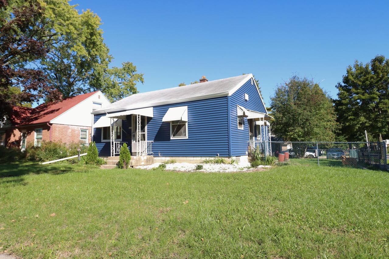 5852 N 35th St, Milwaukee, WI 53209