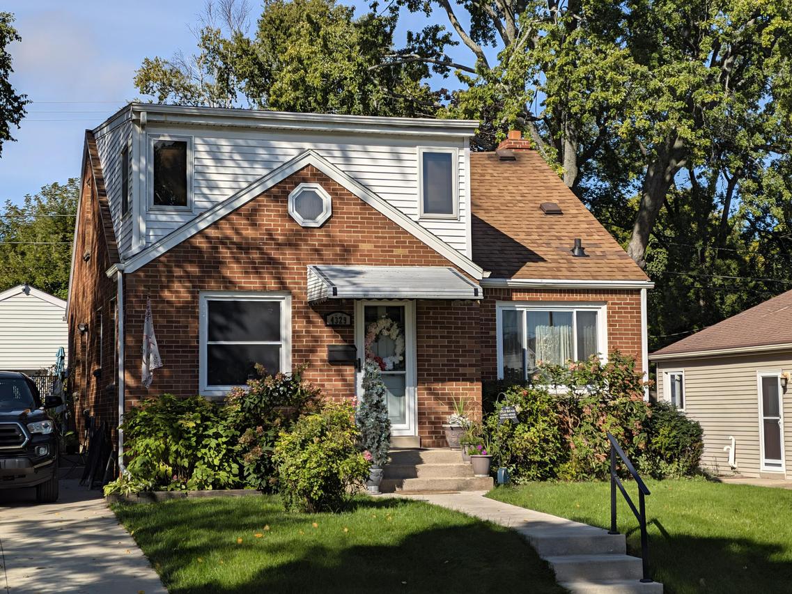 4329 S Lenox St, Milwaukee, WI 53207