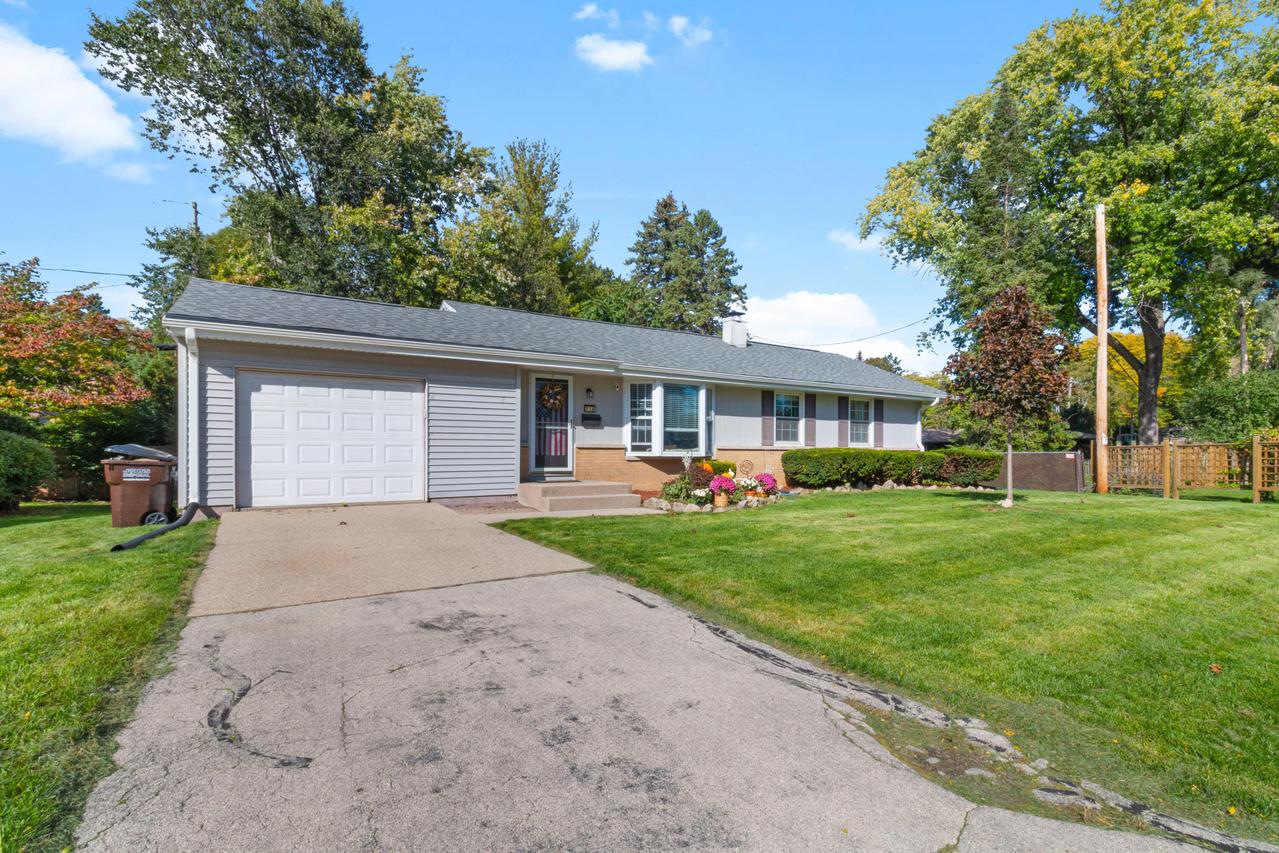 710 W Theresa Ct, Glendale, WI 53209