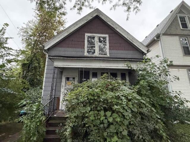 2620 S Pine Ave, Milwaukee, WI 53207