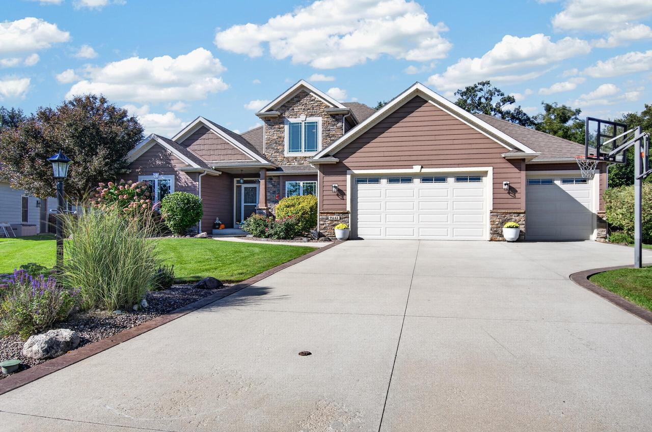 9446 Ashbury Ln, Pleasant Prairie, WI 53158