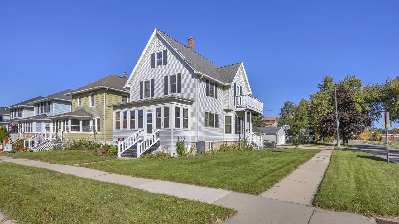 421 E 2nd St, Fond Du Lac, WI 54935