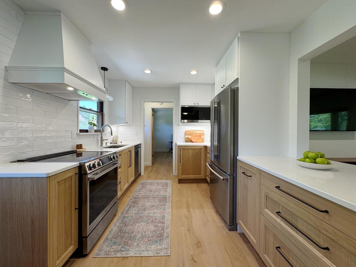 2885 Burlawn Pkwy, Brookfield, WI 53005