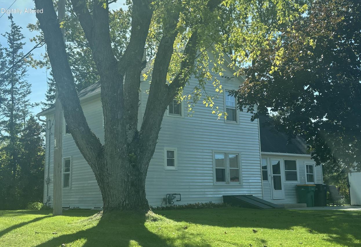 1401 Granville Rd, Cedarburg, WI 53012