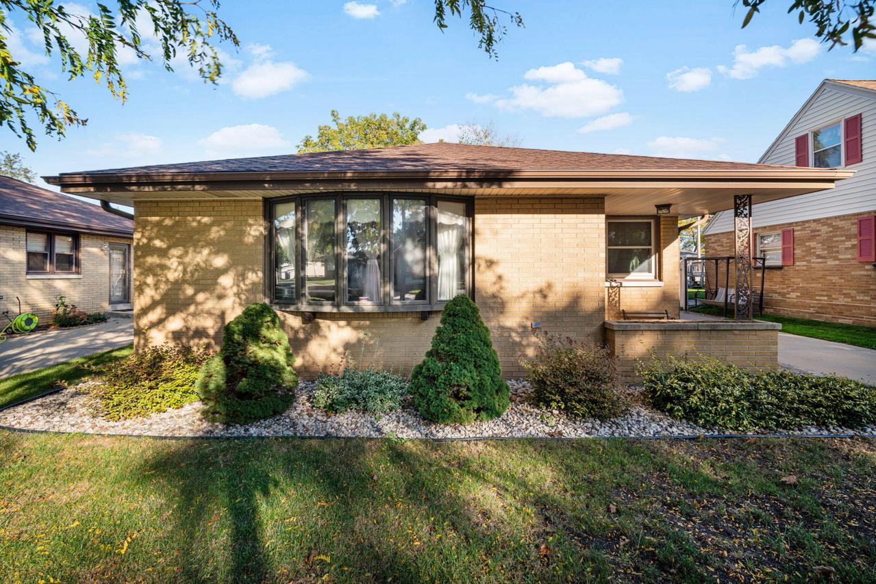 4758 S 22nd St., Milwaukee, WI 53221