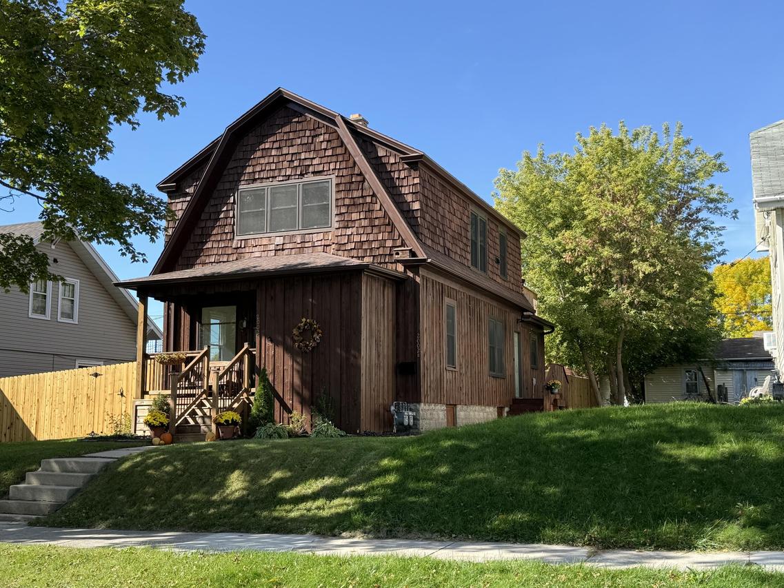 2002 N 20th St, Sheboygan, WI 53081