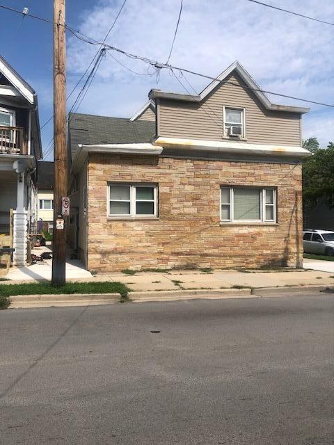 930 E Locust St, Milwaukee, WI 53212