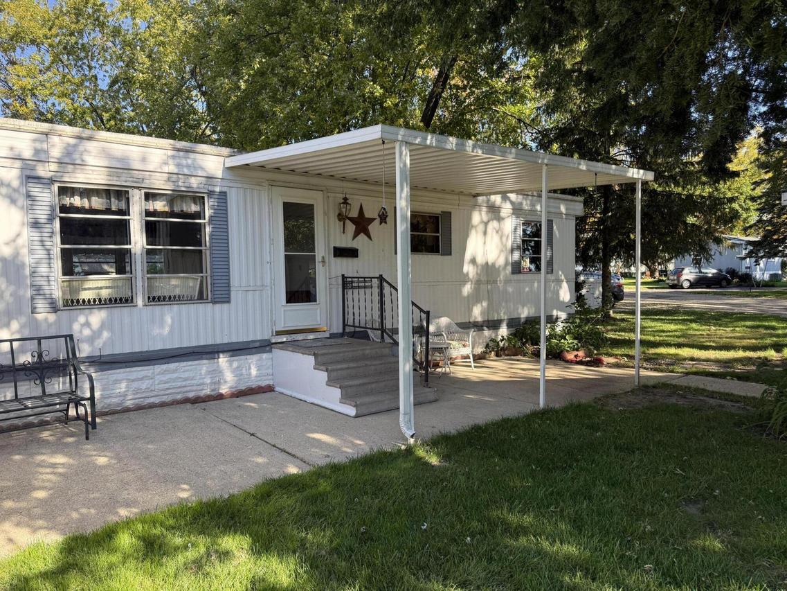 1448 Meadow Ln, Lyons, WI 53105
