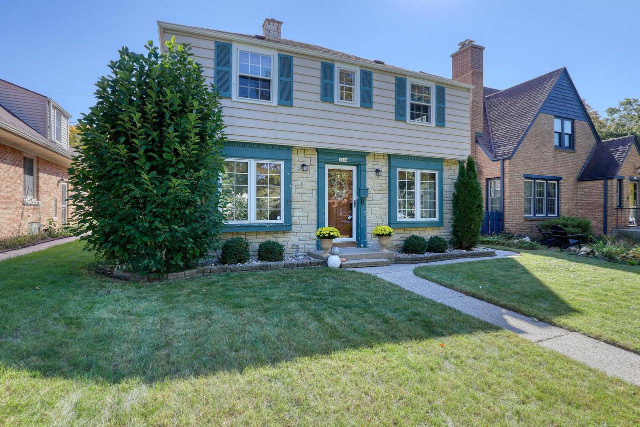 2814 N Hartung Ave, Milwaukee, WI 53210