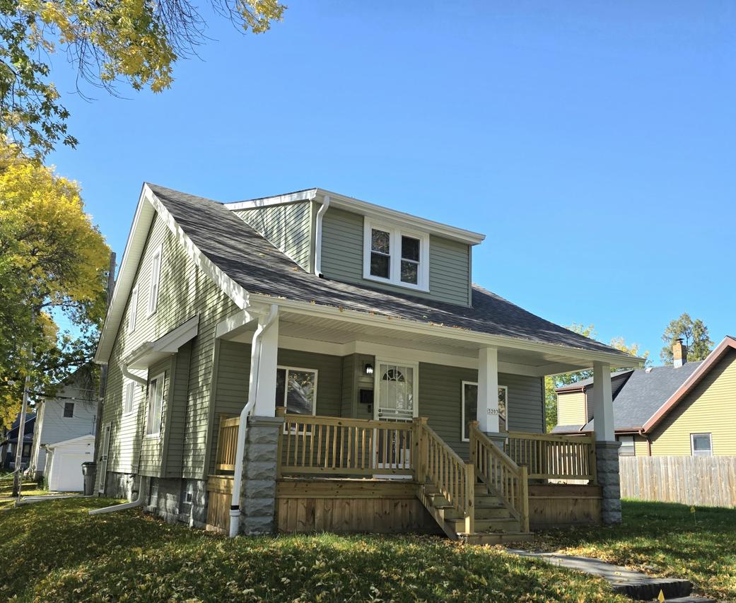3203 N 33rd St, Milwaukee, WI 53216