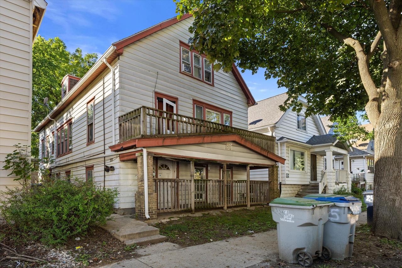 2479 S 5th St, Milwaukee, WI 53207