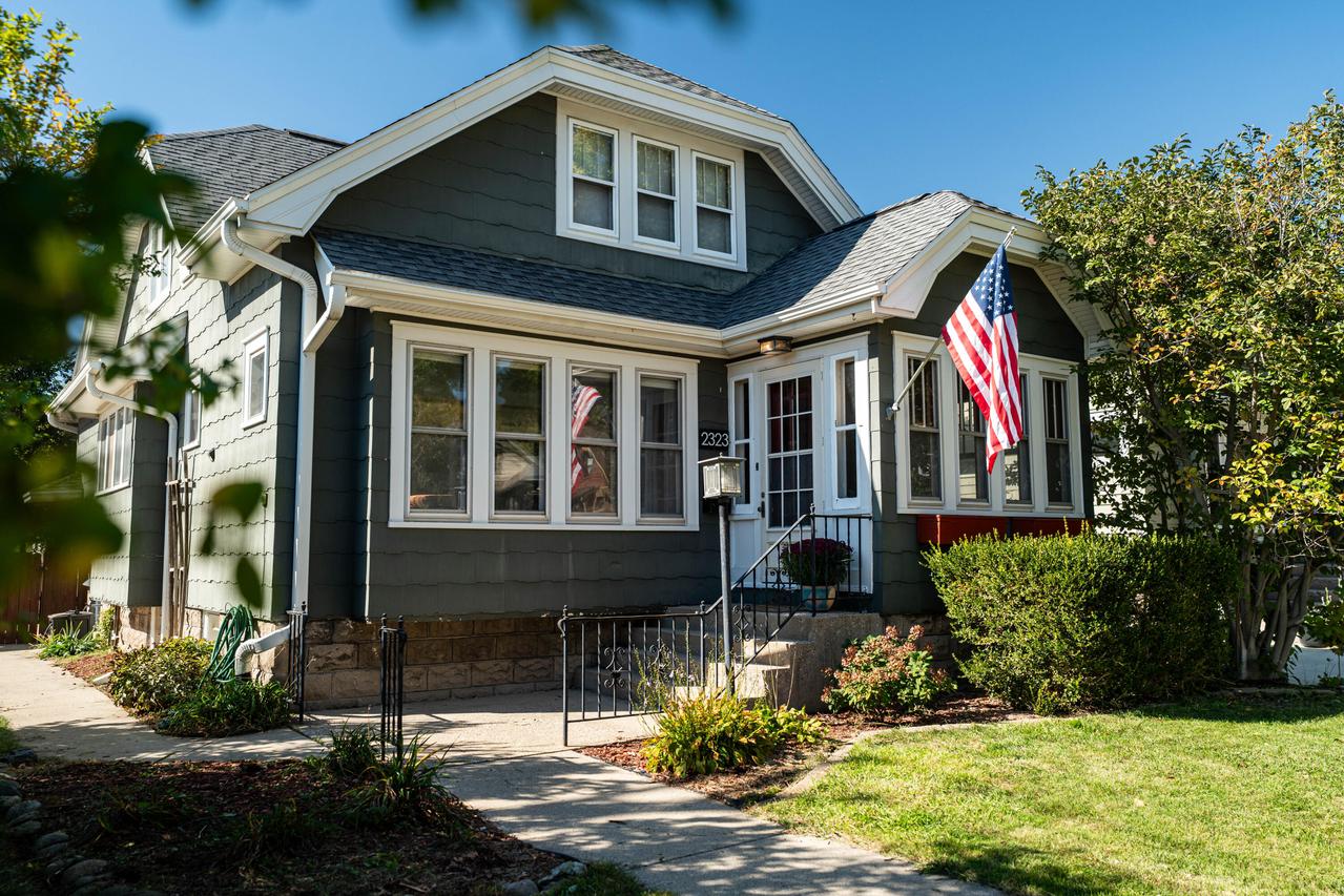 2323 N 66th St, Wauwatosa, WI 53213