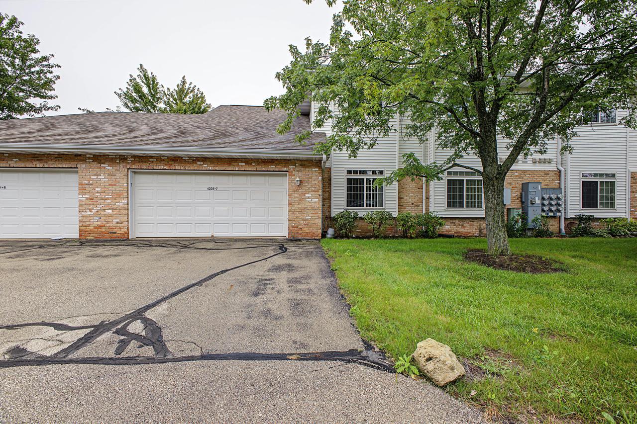 4225 E Taylor Harbor #7, Mount Pleasant, WI 53403