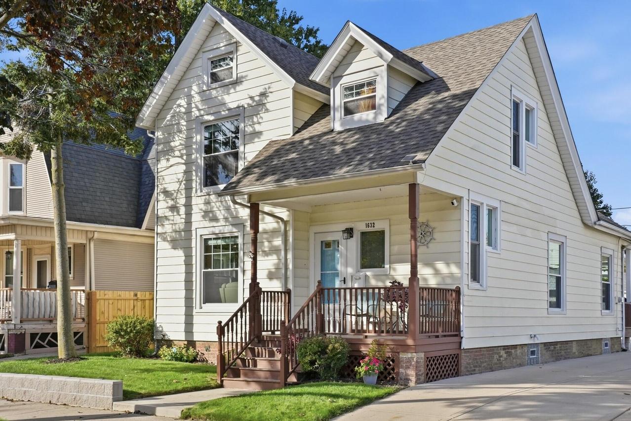 1632 N Main St, Racine, WI 53402