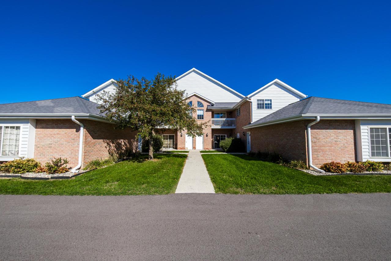 N25W24129 River Park #7, Pewaukee, WI 53072